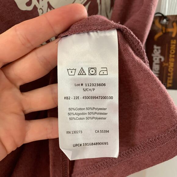 Wrangler x Yellowstone NWT Red Heathered Graphic Tank Small - Picture 8 of 10